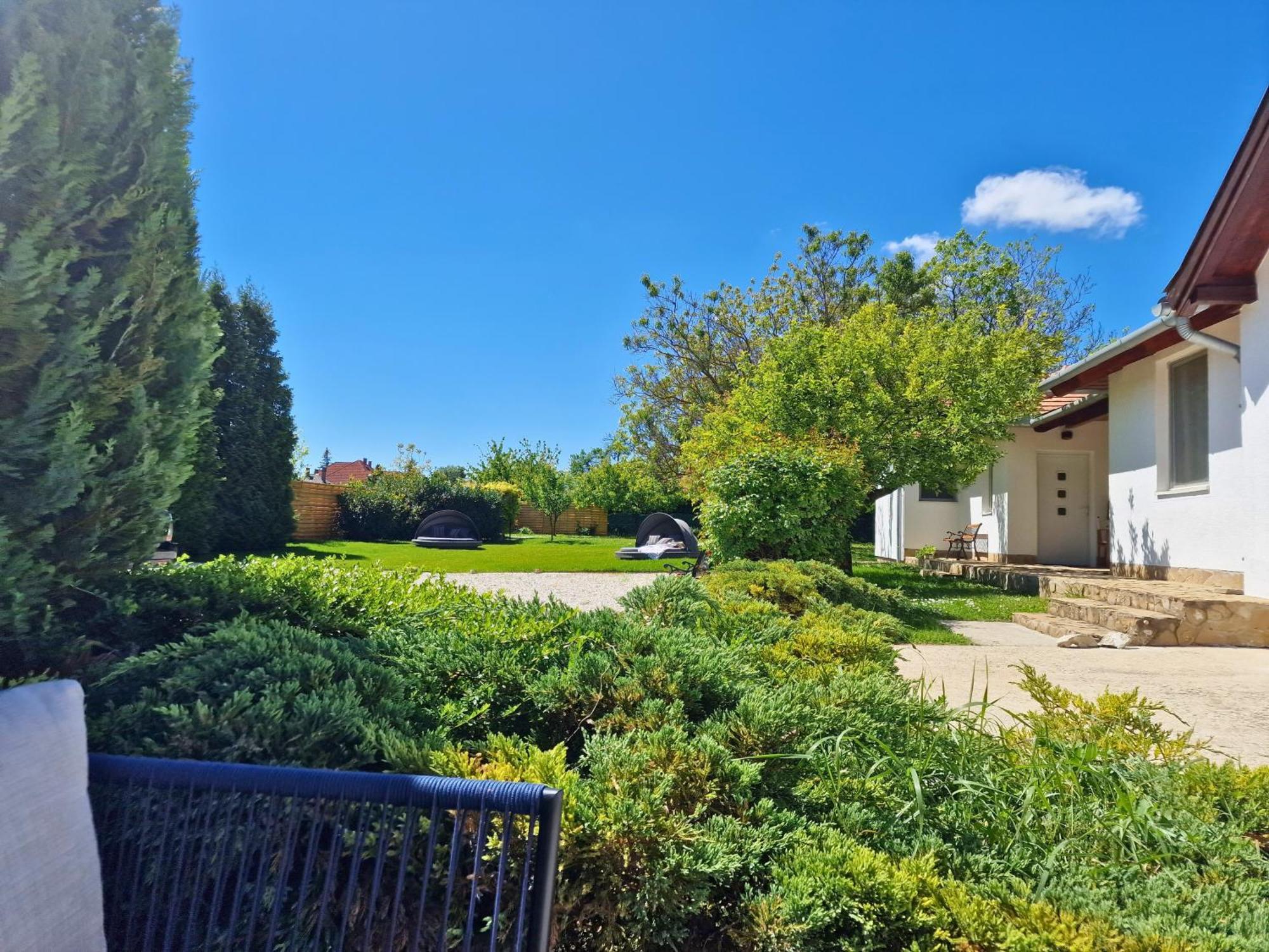 The Secret Garden - Keszthely Bed & Breakfast Ngoại thất bức ảnh