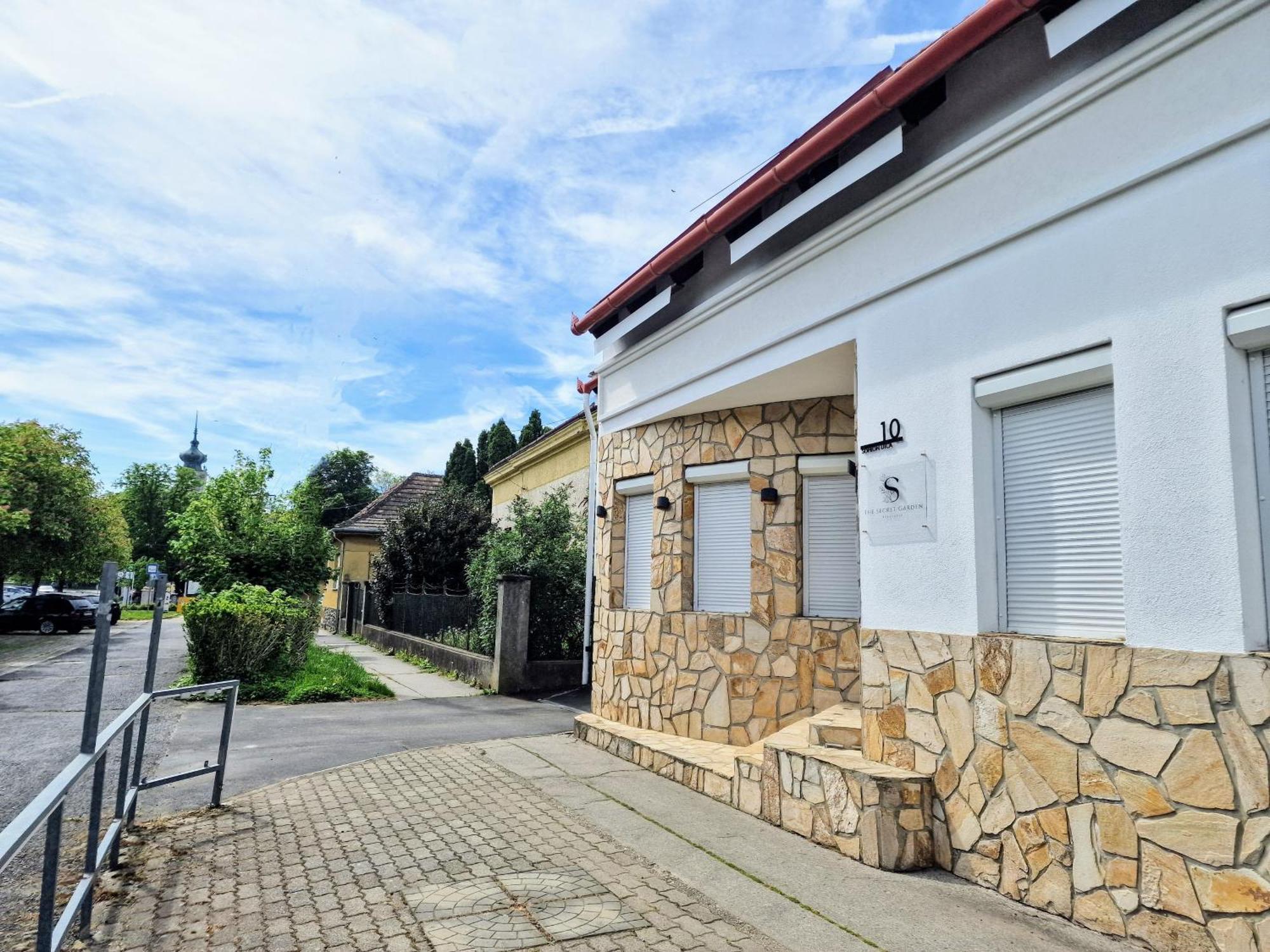 The Secret Garden - Keszthely Bed & Breakfast Ngoại thất bức ảnh