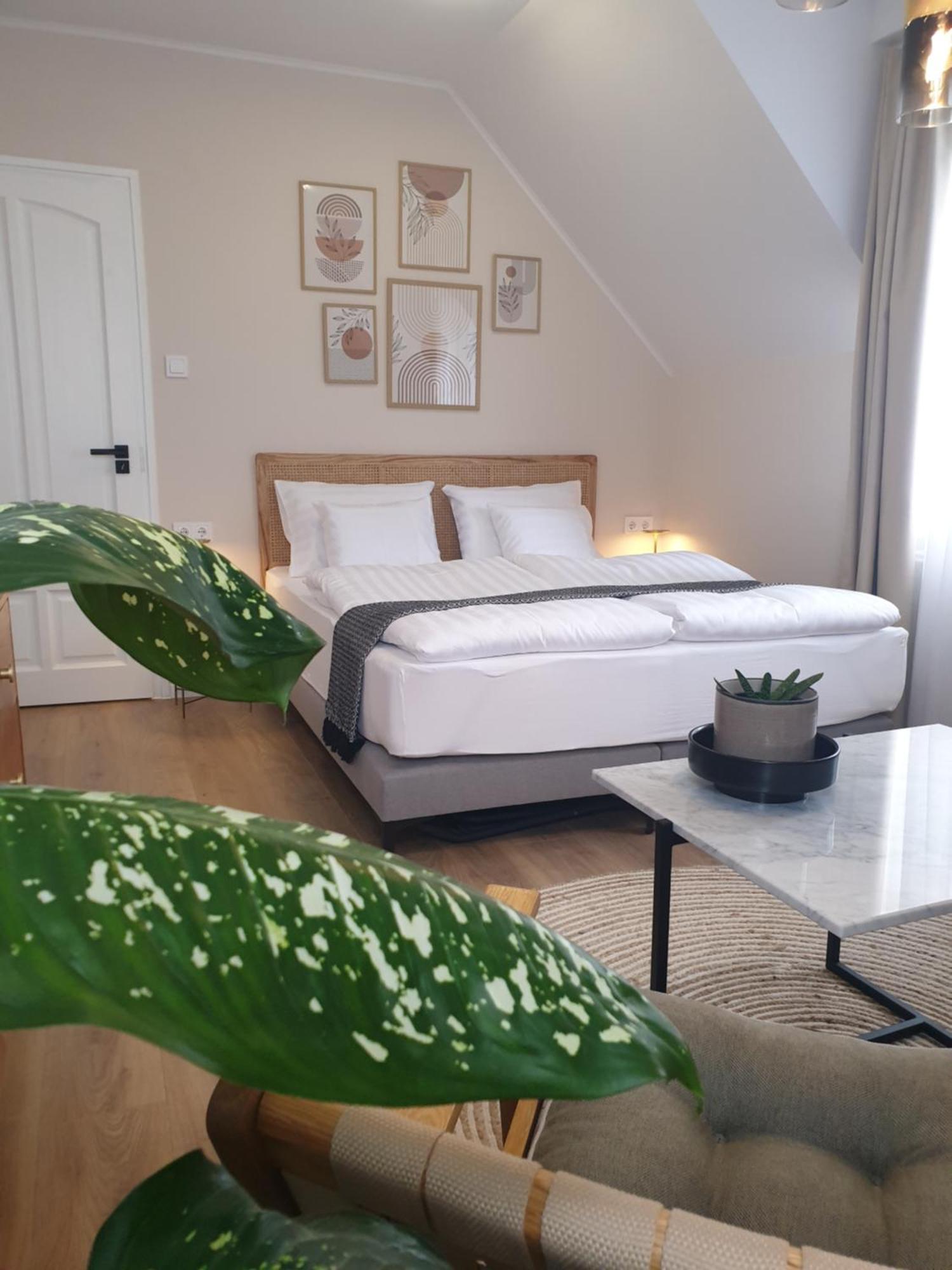 The Secret Garden - Keszthely Bed & Breakfast Ngoại thất bức ảnh